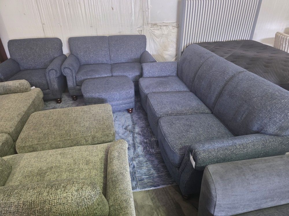 Brand New Rockway Navy High End 4pc Living Room Set (Read description)