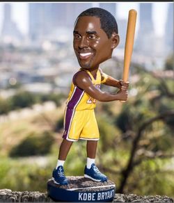 KOBE BRYANT BOBBLEHEAD