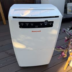 Honeywell MN10CESWW Portable Air Conditioner, 10,000 BTU Cooling, with Dehumidifier & Fan (White)