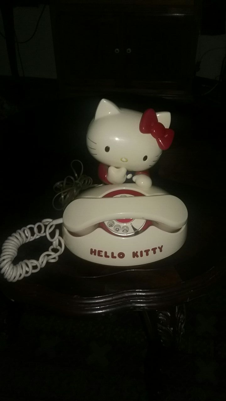 Vintage Sanrio Hello Kitty Rotary Dial Telephone