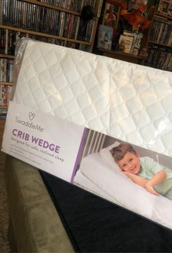 Brand New Swaddle Me Crib Wedge