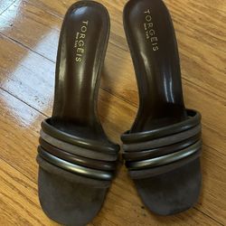 NEW Torgeis women high heels shoes size 9