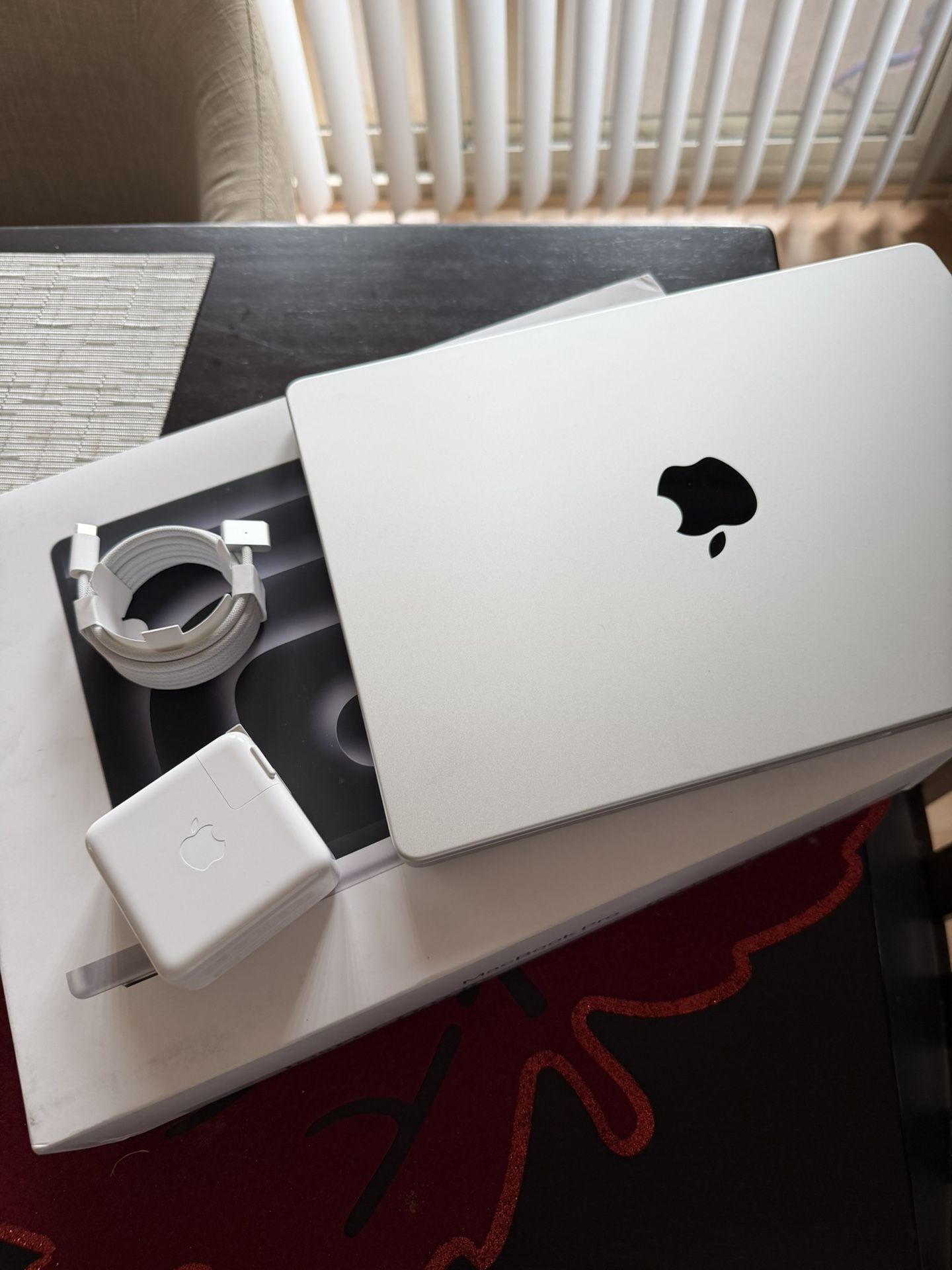 Apple MacBook Pro M4 Base 14 Inch 24gb Ram 1tb Ssd Silver Laptop