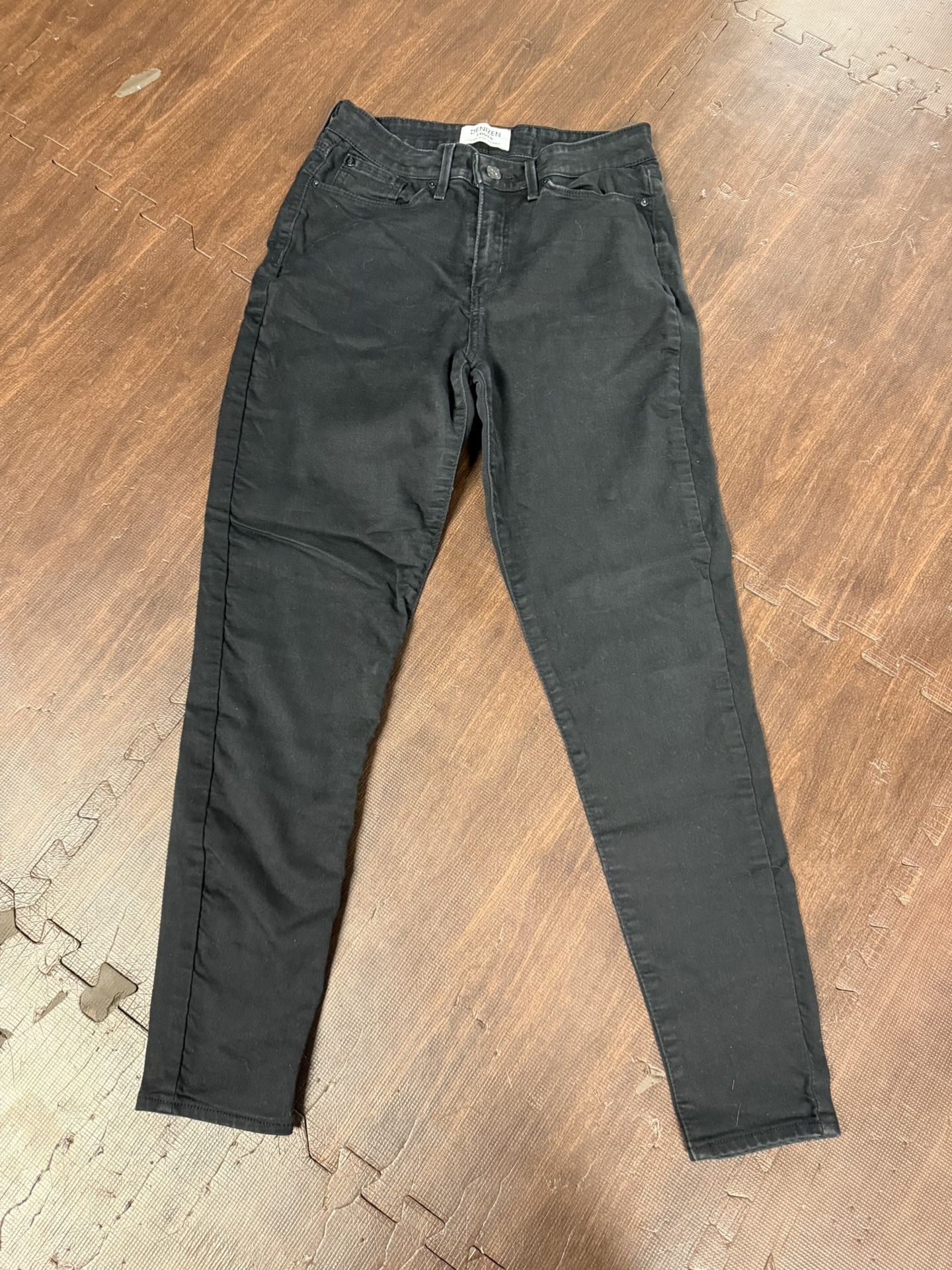 Black Levi Jeans