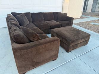 Brown Sectional Couch With Ottoman 🚚🚛 Free Delivery 🚚🚛