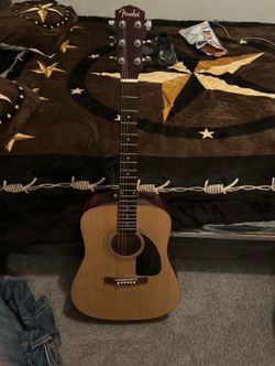 Fender guitar, please read the description before buying