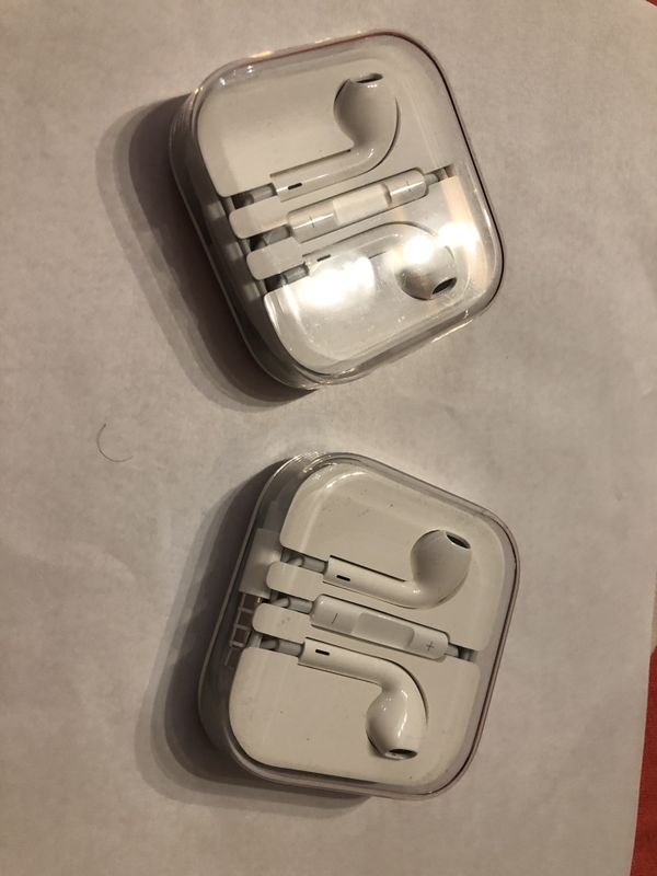 Brand NEW Apple EarPods Earbuds Headphones for Sale in