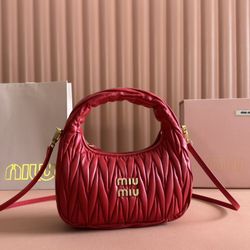 Wander Matelasse Hobo Handbag/Crossbody