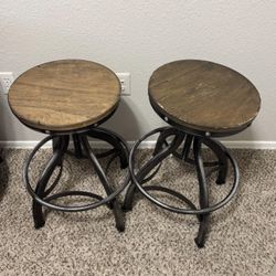 Metal Wood Top Turning Barstools