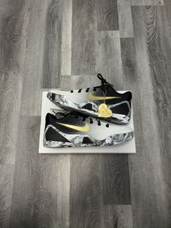 Brand New Size 10.5M Nike Kobe 9 EM Low Protro “Mambacita”