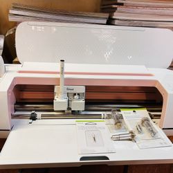 Cricut Marker With Everything You Need Like New Condition ( Sale Pending)