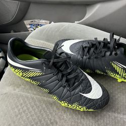 Soccer Shoes 8.5
