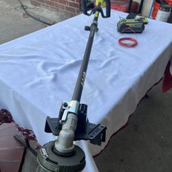 Ryobi 40 Volt HP Brushless Trimmer Whit 40 Volt Battery and Charger