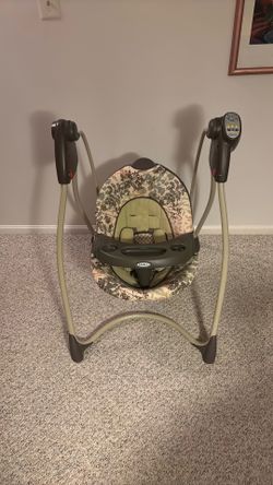 “Final Reduction” Graco Baby Swing-Good Condition-Battery Operated