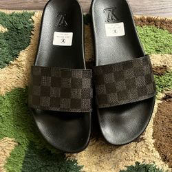 Louis Vuitton Slides Size 11