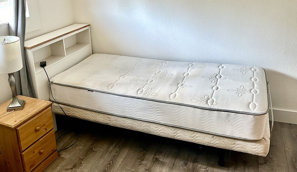 Twin Size Bed 