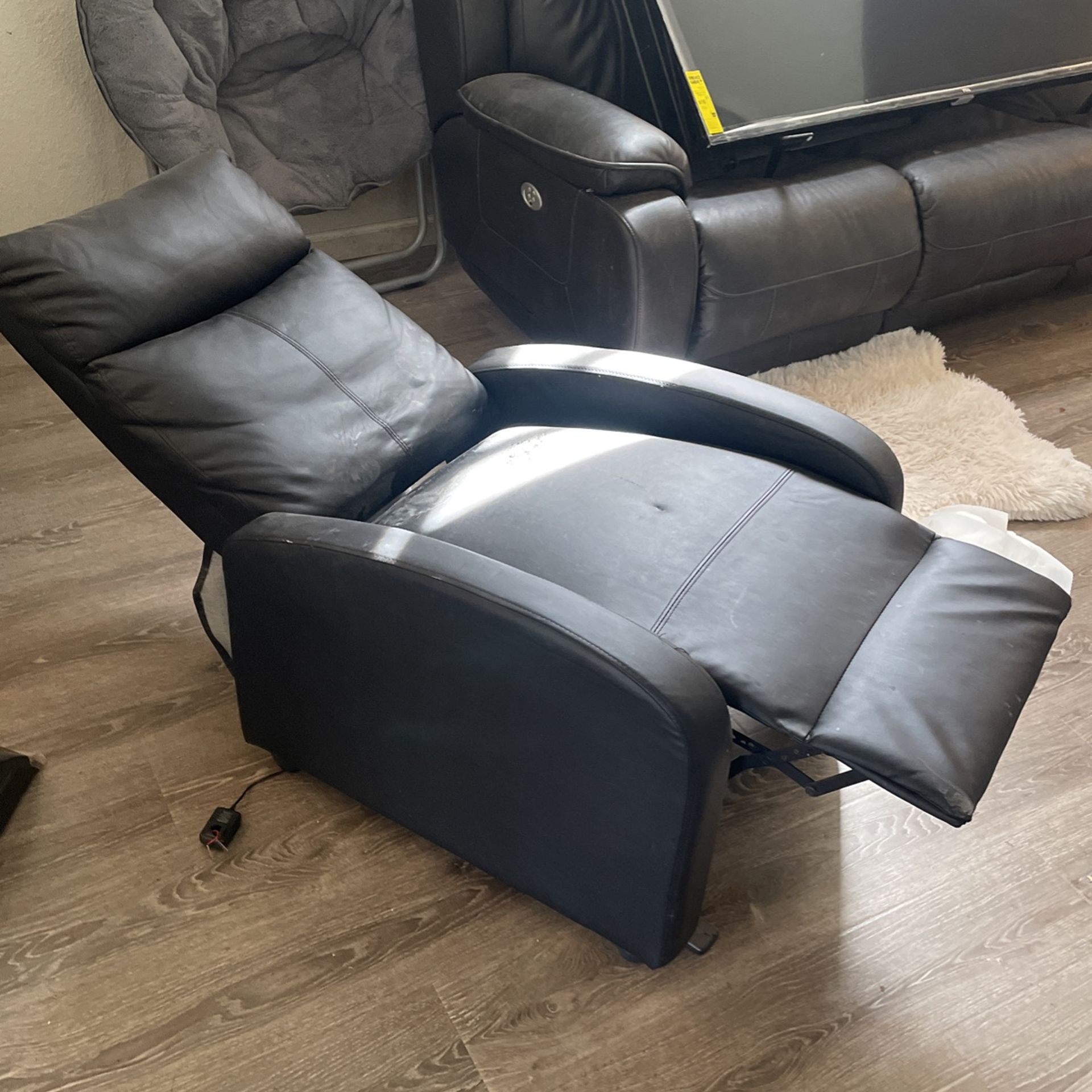Cheap Recliner for Sale in Austin, TX OfferUp
