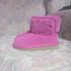 Girls UGGs Winter Boots Size 11