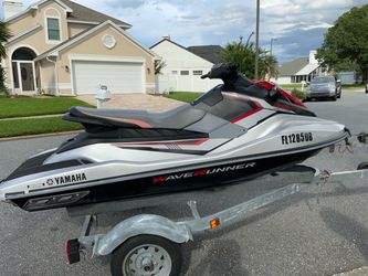 2019 Yamaha WaveRunner EX Deluxe w/Trailer,  Low Hours  - Like  New Jet Ski