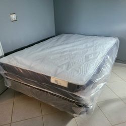 NEW QUEEN-SIZE MATTRESS AND BOX SPRING