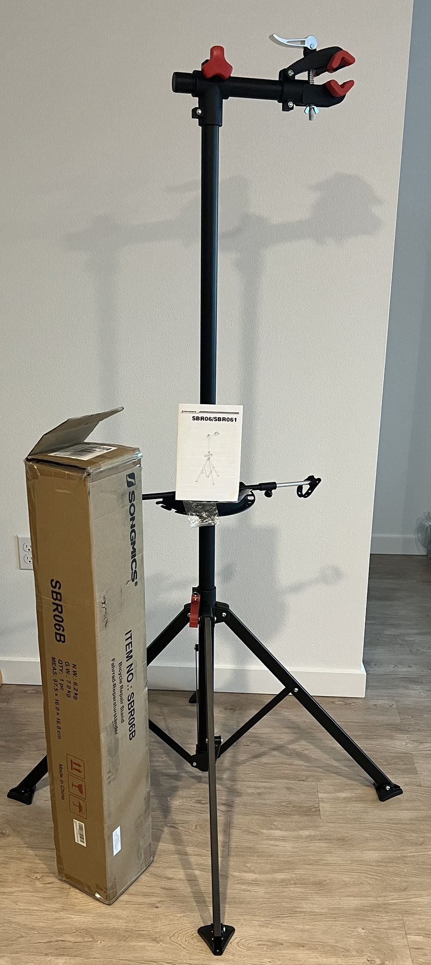 Bike Repair Stand with Quick Release, Bicycle Maintenance Rack, Bike Workstand, Adjustable and Portable for Mountain Bikes