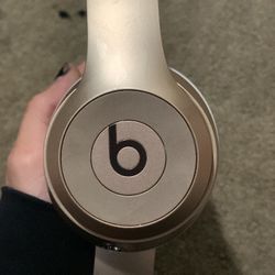 Beats solo3  rose gold