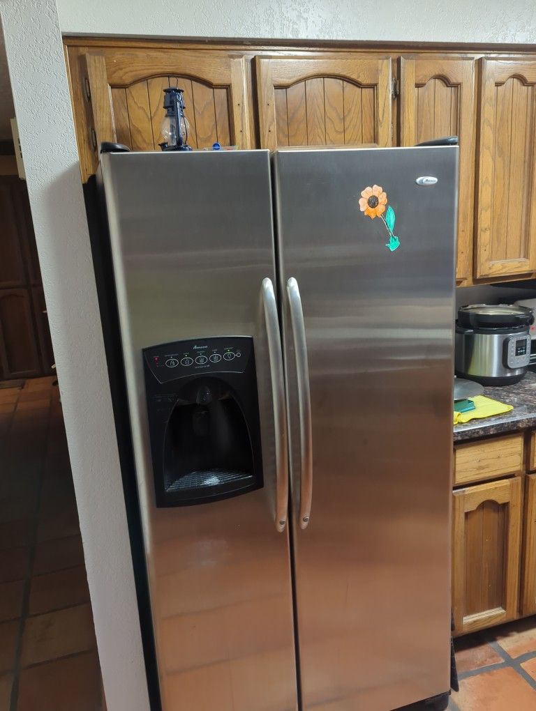 FREE Amana Side By Side Fridge . Freezer Not Working 