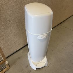 Diaper Receptacle 