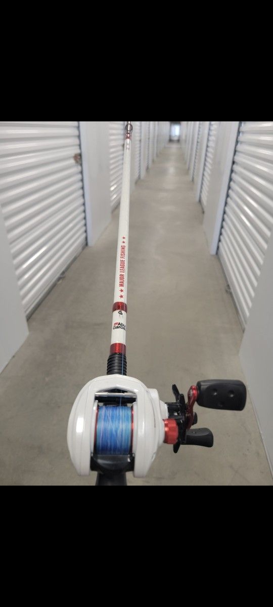 Nueva Sin Usar $100 Obo