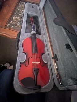 VIOLIN MINT CONDITION WITH CASE