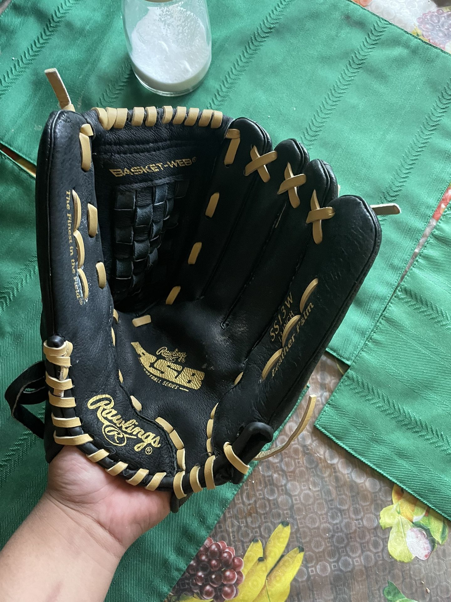Rawlings Baseball Glove