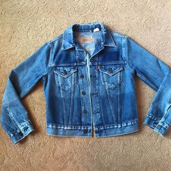 Woman’s Vintage Denim Levi ‘s Jacket Size M New 