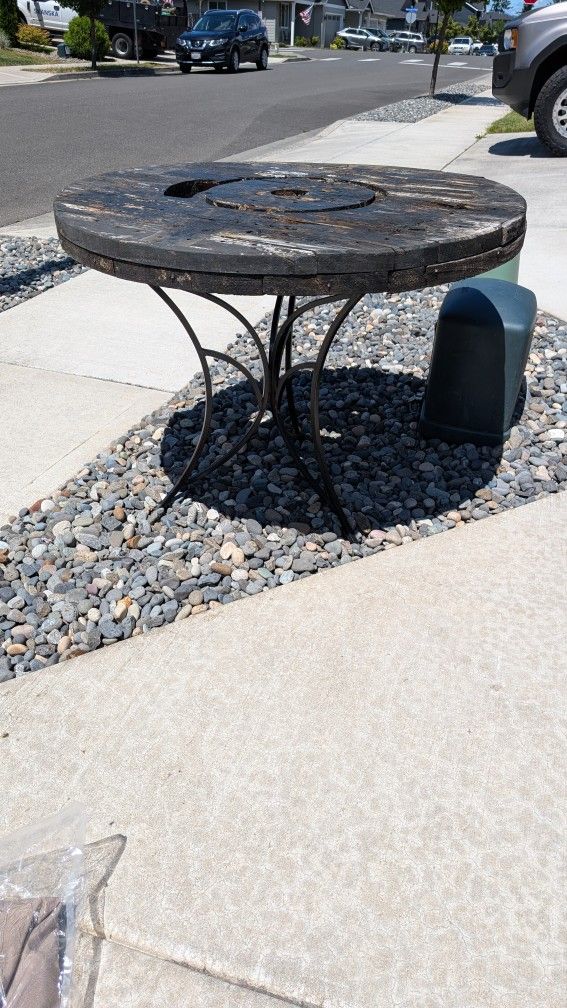 Very Rustic Spool Table