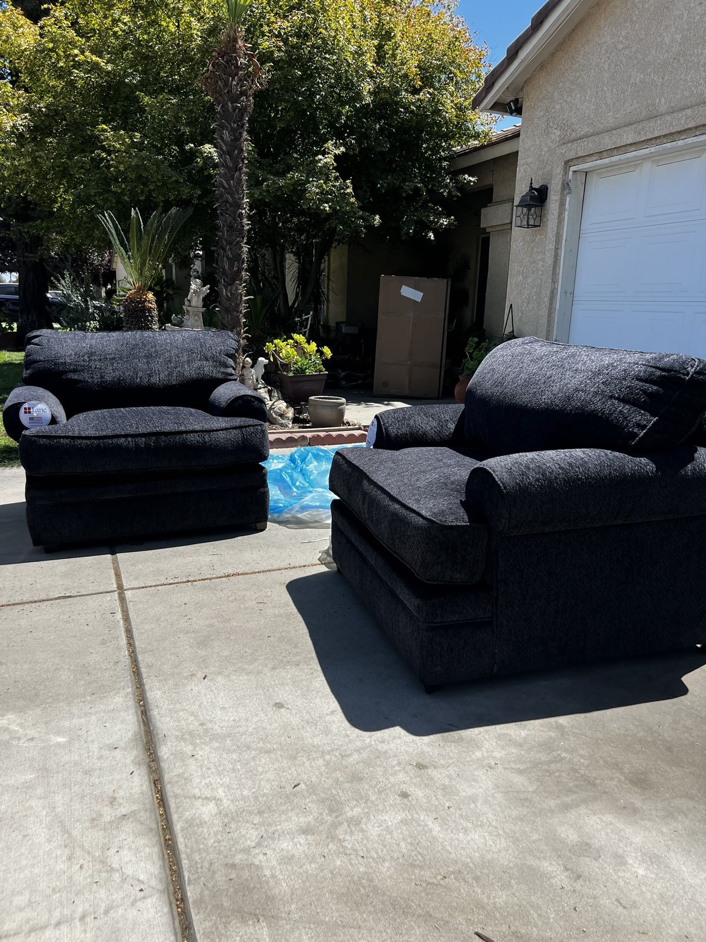 Brand New! (Set of 2) Lane furniture Oversized Sofa Chairs. $499. 