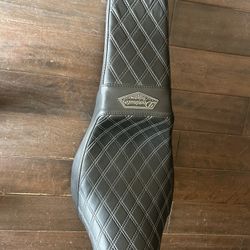 Street Bob Seat 