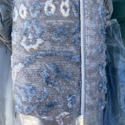 Rug Blue & Gray 5’6”x6’11”