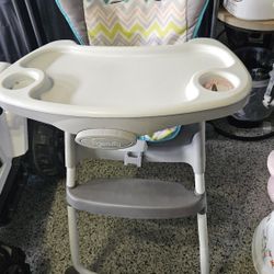 High Chair , Table Top Changes , W/Seatbelts