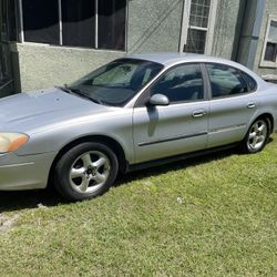 2001 Ford Taurus