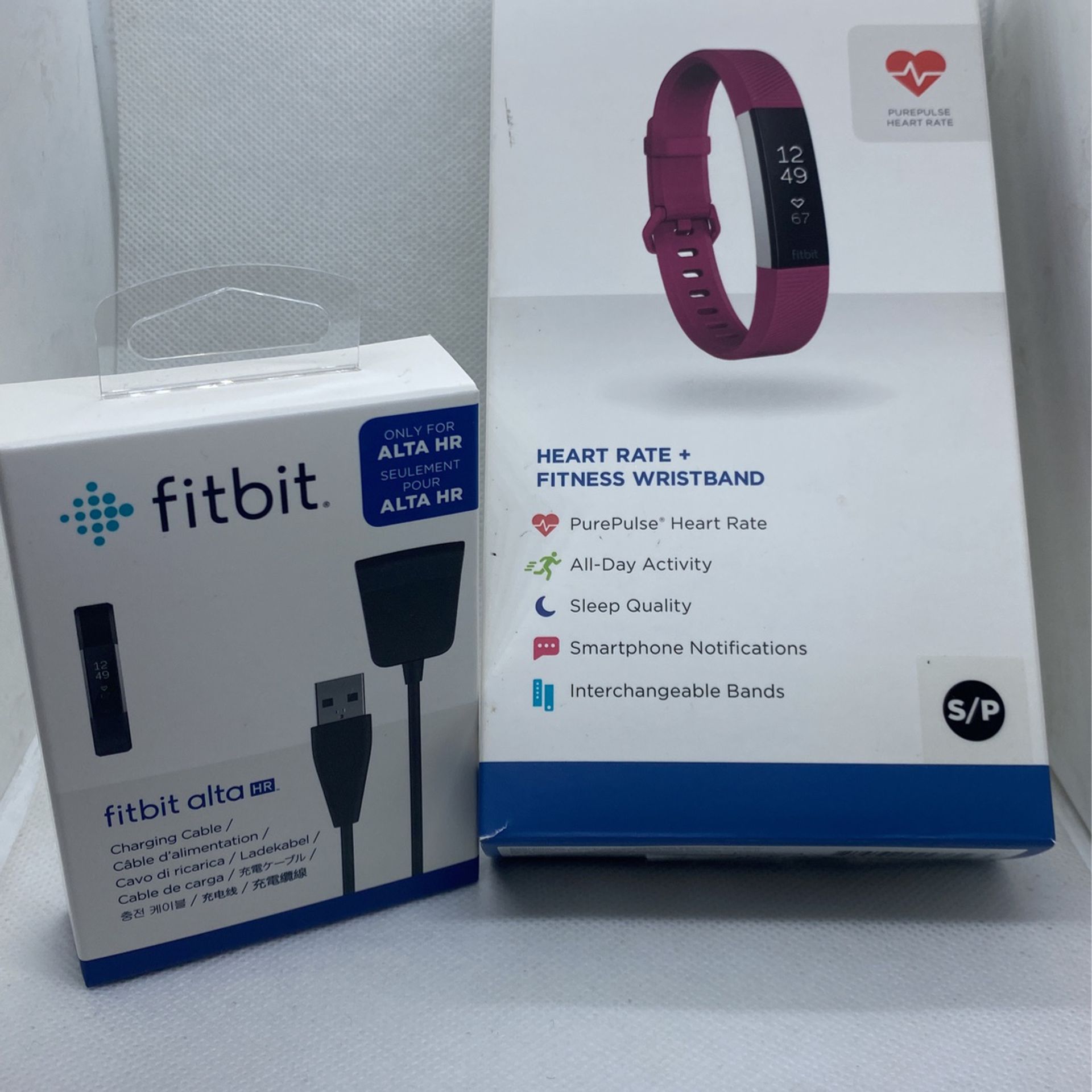 Fitbit Alta HR W/ Sealed Extra Charging Cable