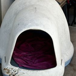 Igloo Dog House 