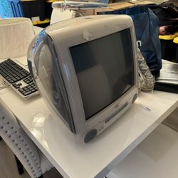 Original iMac Computer With Keyboard 