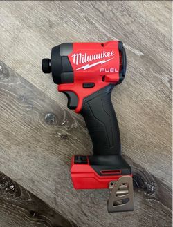 Milwaukee M18 Fuel 1/4 Impact Driver