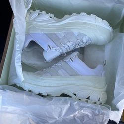Mens WHITE Burberry Tennis Shoes Sz 10.5 $500 Retail $1000 Will Fit Size 10.5 To 11 Men’s