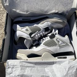 Jordan 4 Military Black 