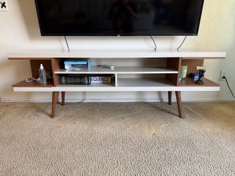 Beautiful Modern TV Stand - Like New - Great Condition