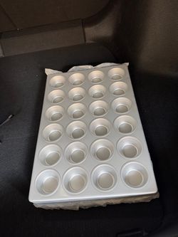 NEW 24-Cup Muffin / Cupcake Pans – Commercial Baking Trays