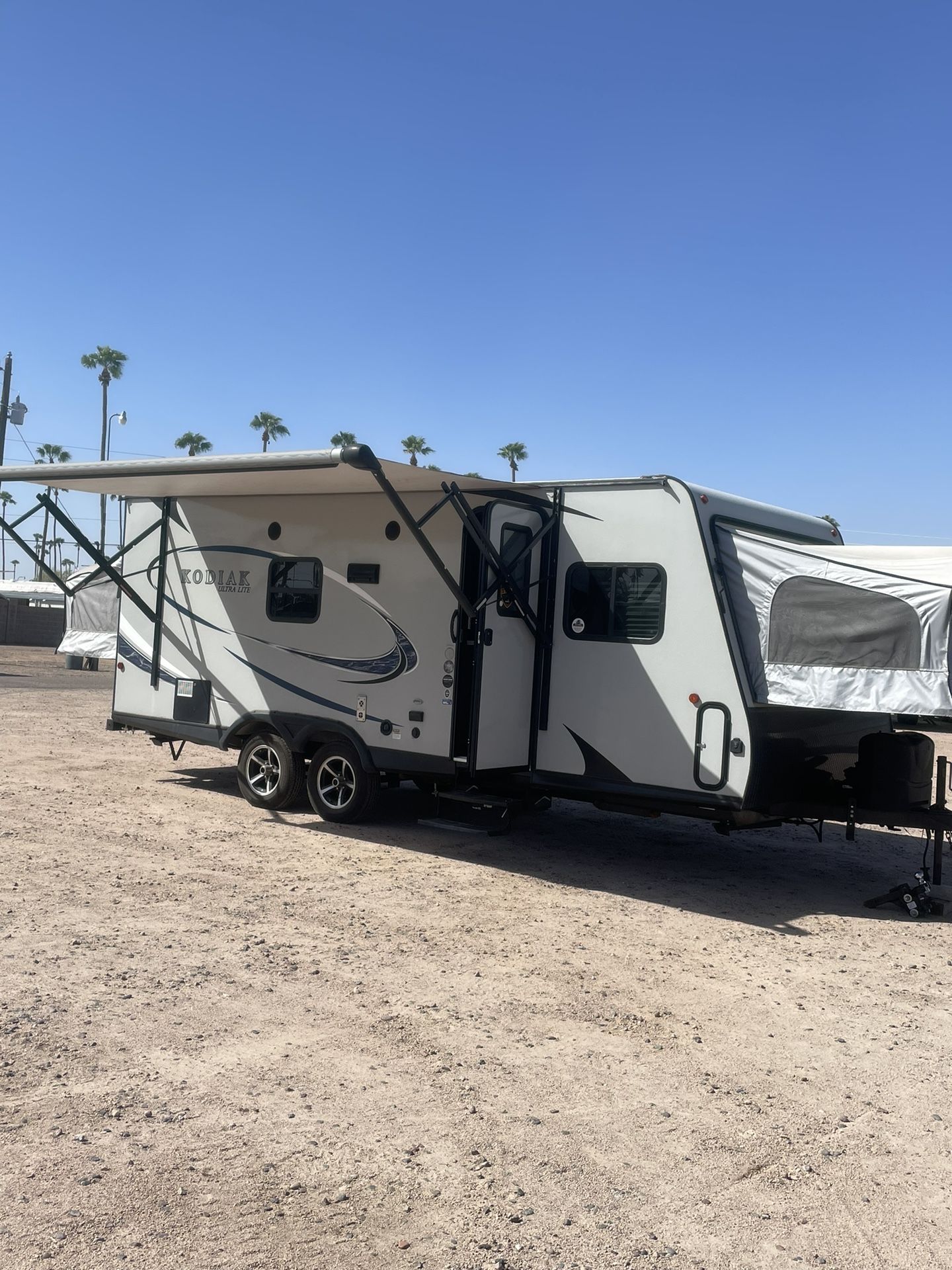 2018 Kodiak Hybrid Travel Trailer