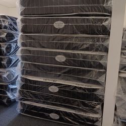 QUEEN MATTRESS 