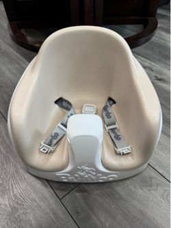 Bumbo Multi Seat with Tray - used once