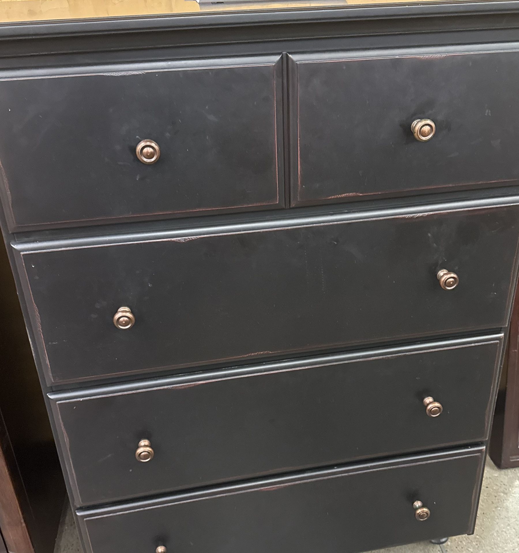 Dresser 